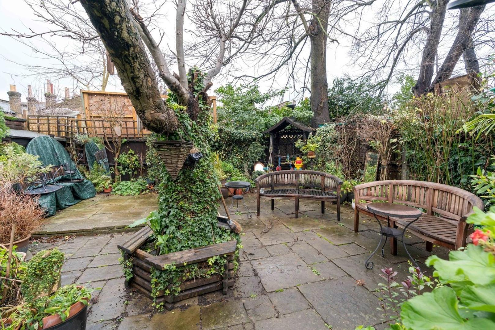 Apartment New Stylish 1 Bedroom Flat With Garden | *