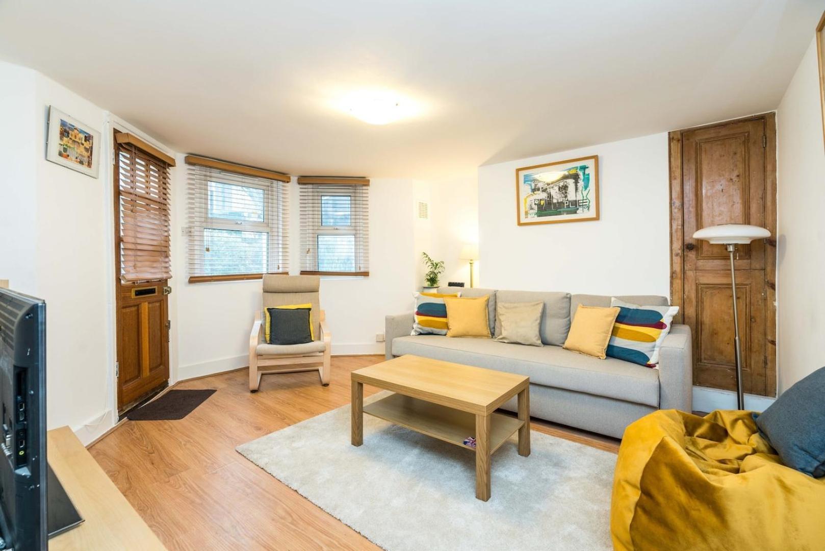 New Stylish 1 Bedroom Flat With Garden | Apartment