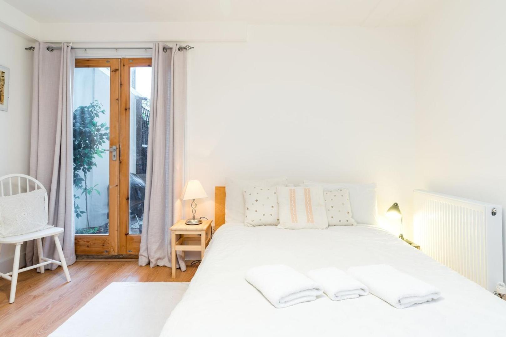 New Stylish 1 Bedroom Flat With Garden | Apartment London