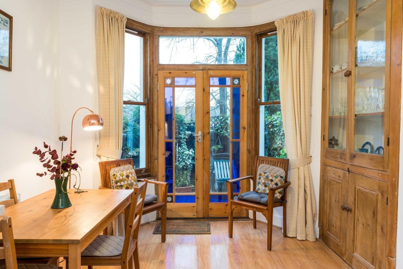 New Stylish 1 Bedroom Flat With Garden | * London